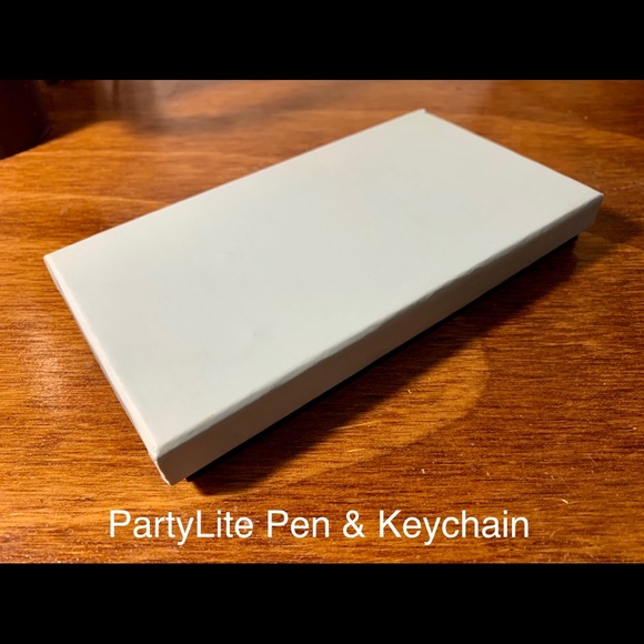 PartyLite Consultant Pen & Keychain - Picture 3 of 3
